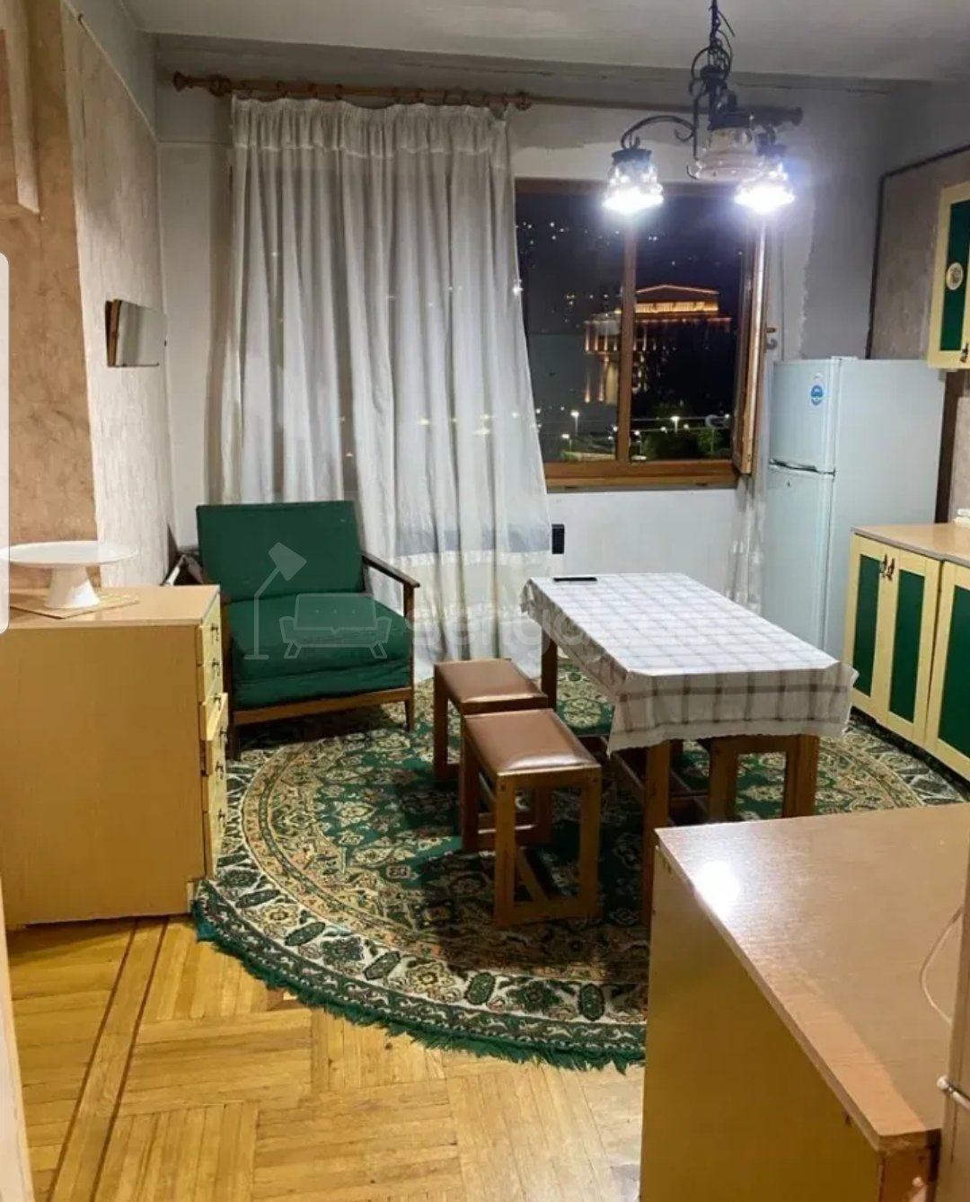 1 Սենյականոց Բնակարան Քարե Շենքում, 62քմ, 7/8 հարկ, Նորմալ Վիճակում, Կահավորված, Արևկող
