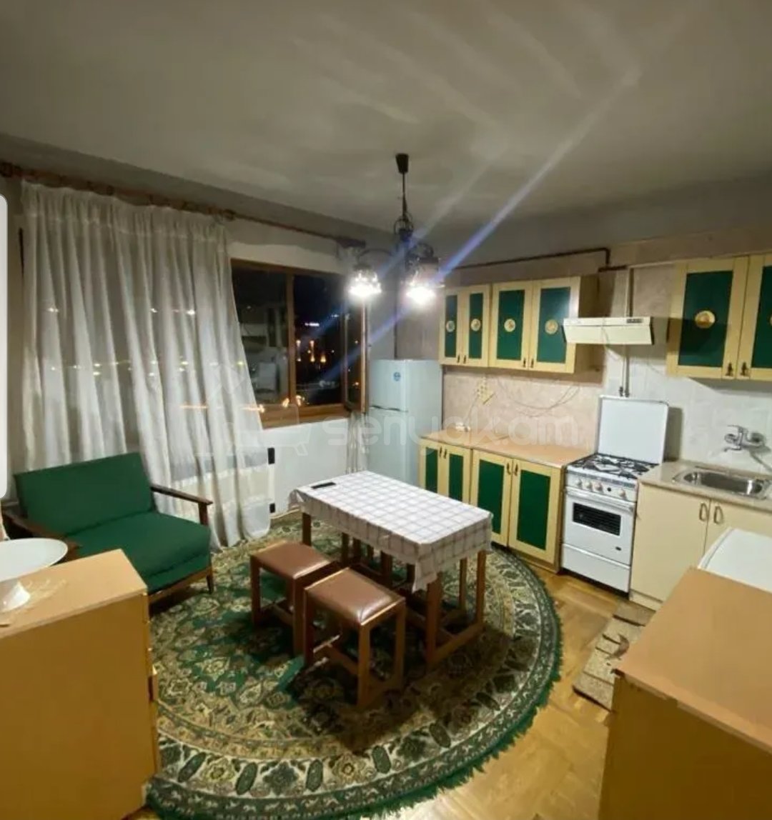 1 Սենյականոց Բնակարան Քարե Շենքում, 62քմ, 7/8 հարկ, Նորմալ Վիճակում, Կահավորված, Արևկող