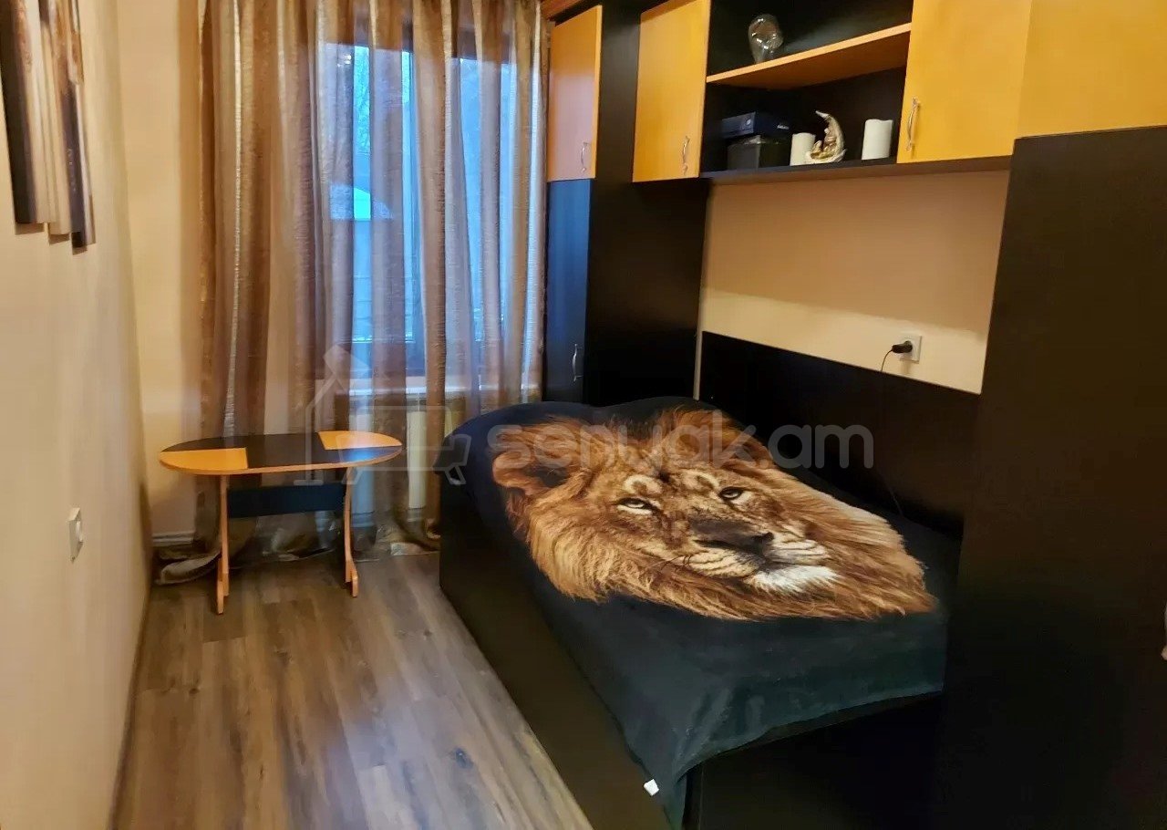 3 Սենյականոց Բնակարան Քարե Շենքում, 74քմ, 2/5 հարկ, Դիզայներական Վերանորոգված