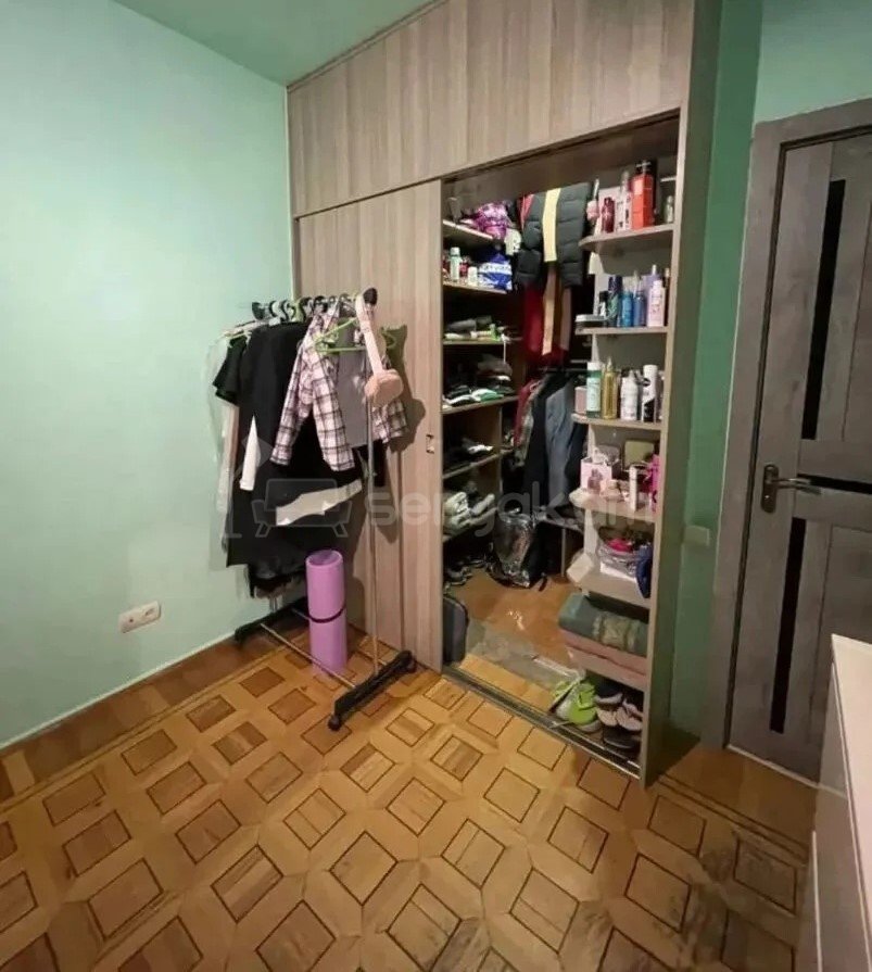 2 Սենյականոց Բնակարան Քարե Շենքում, 68քմ, 1/5 հարկ, Նորմալ Վիճակում