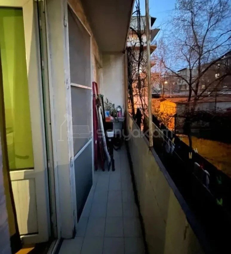 2 Սենյականոց Բնակարան Քարե Շենքում, 68քմ, 1/5 հարկ, Նորմալ Վիճակում