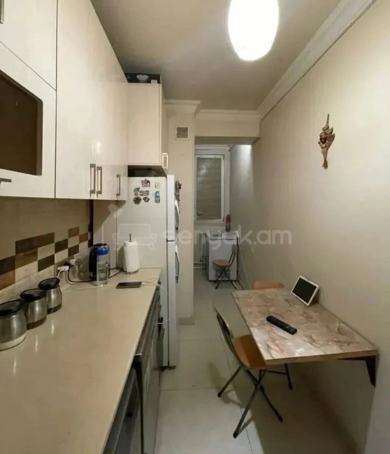 2 Սենյականոց Բնակարան Քարե Շենքում, 68քմ, 1/5 հարկ, Նորմալ Վիճակում
