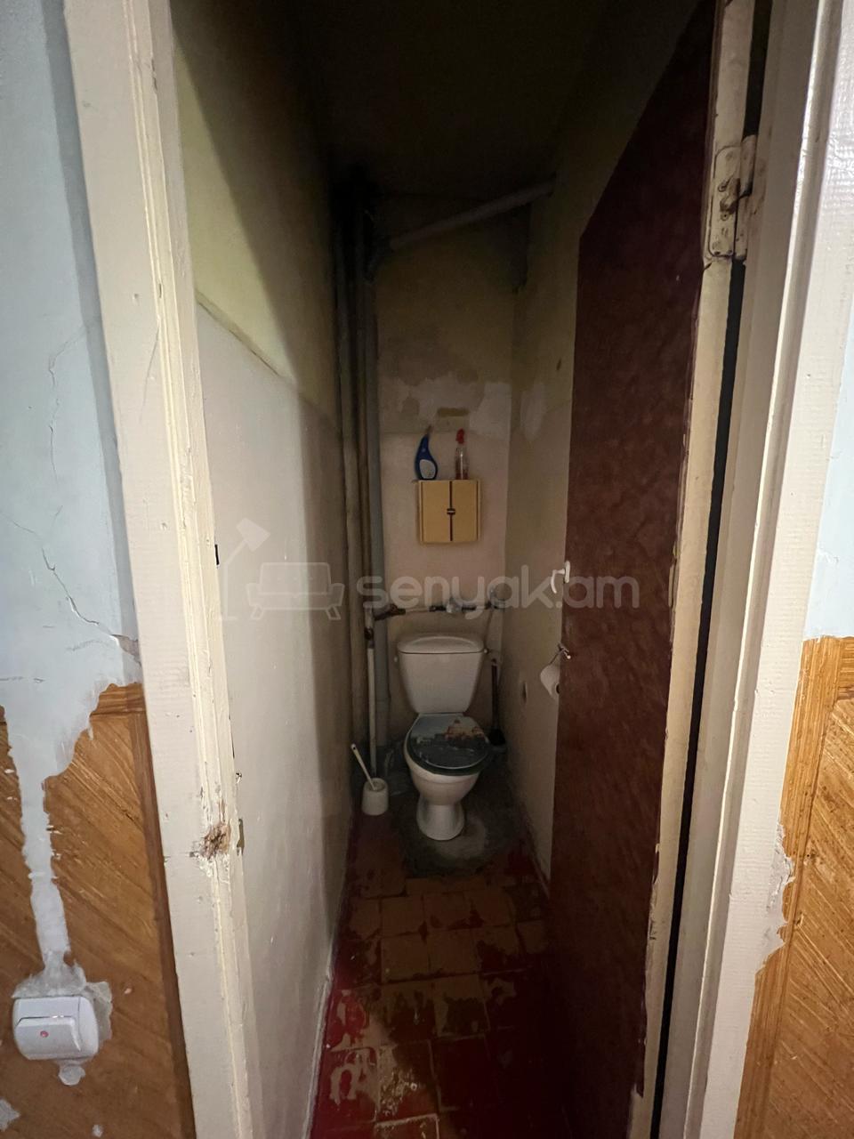 3 Սենյականոց Բնակարան Քարե Շենքում, 67քմ, 3/5 հարկ, Նորմալ Վիճակում