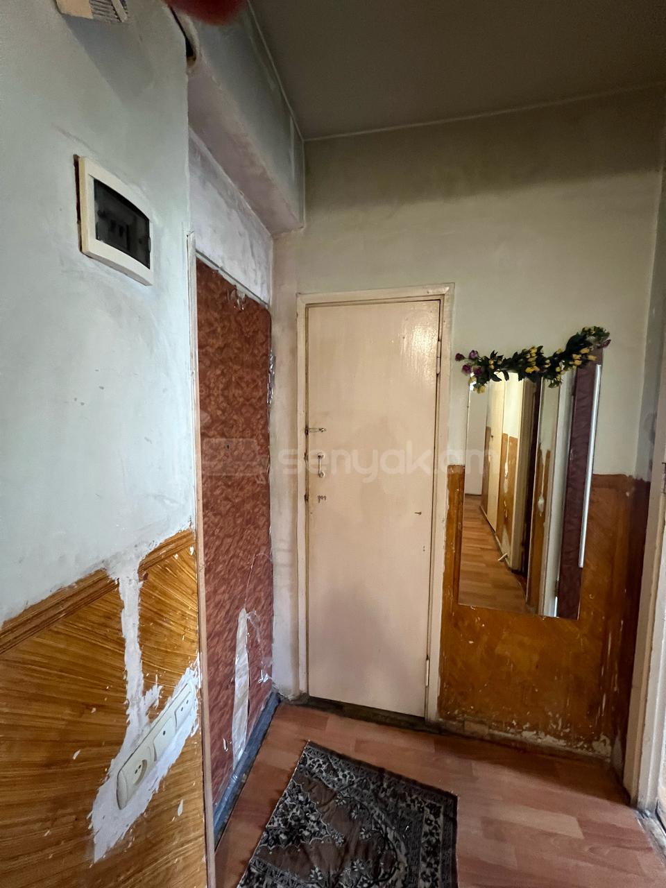 3 Սենյականոց Բնակարան Քարե Շենքում, 67քմ, 3/5 հարկ, Նորմալ Վիճակում