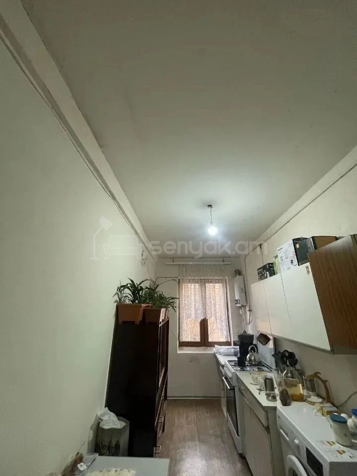 3 Սենյականոց Բնակարան, 75քմ, 2/9 հարկ, Պետական Վիճակում