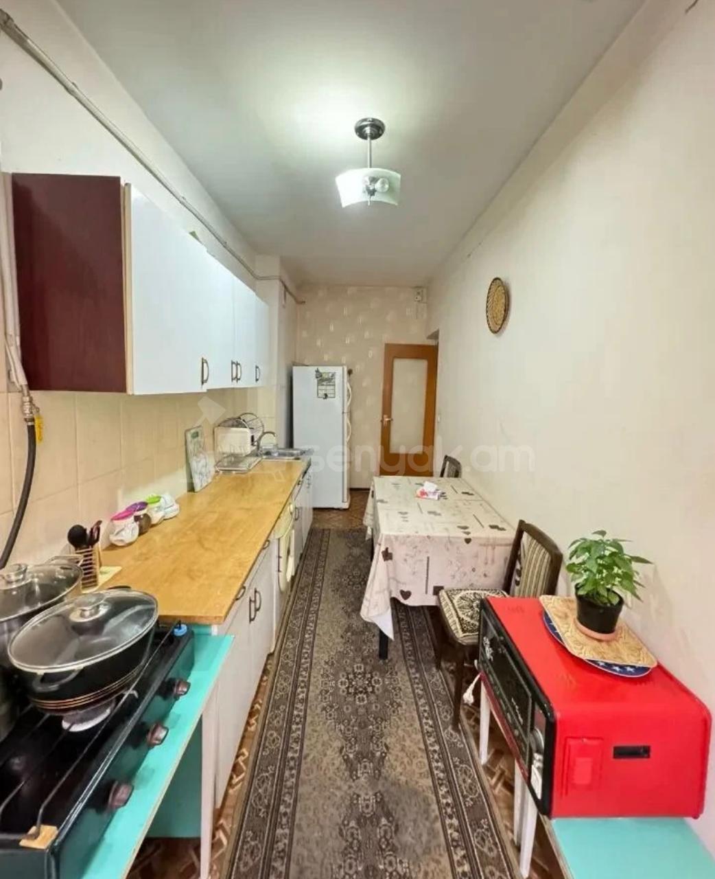 3 Սենյականոց Բնակարան, 73քմ, 2/9 հարկ, Նորմալ Վիճակում