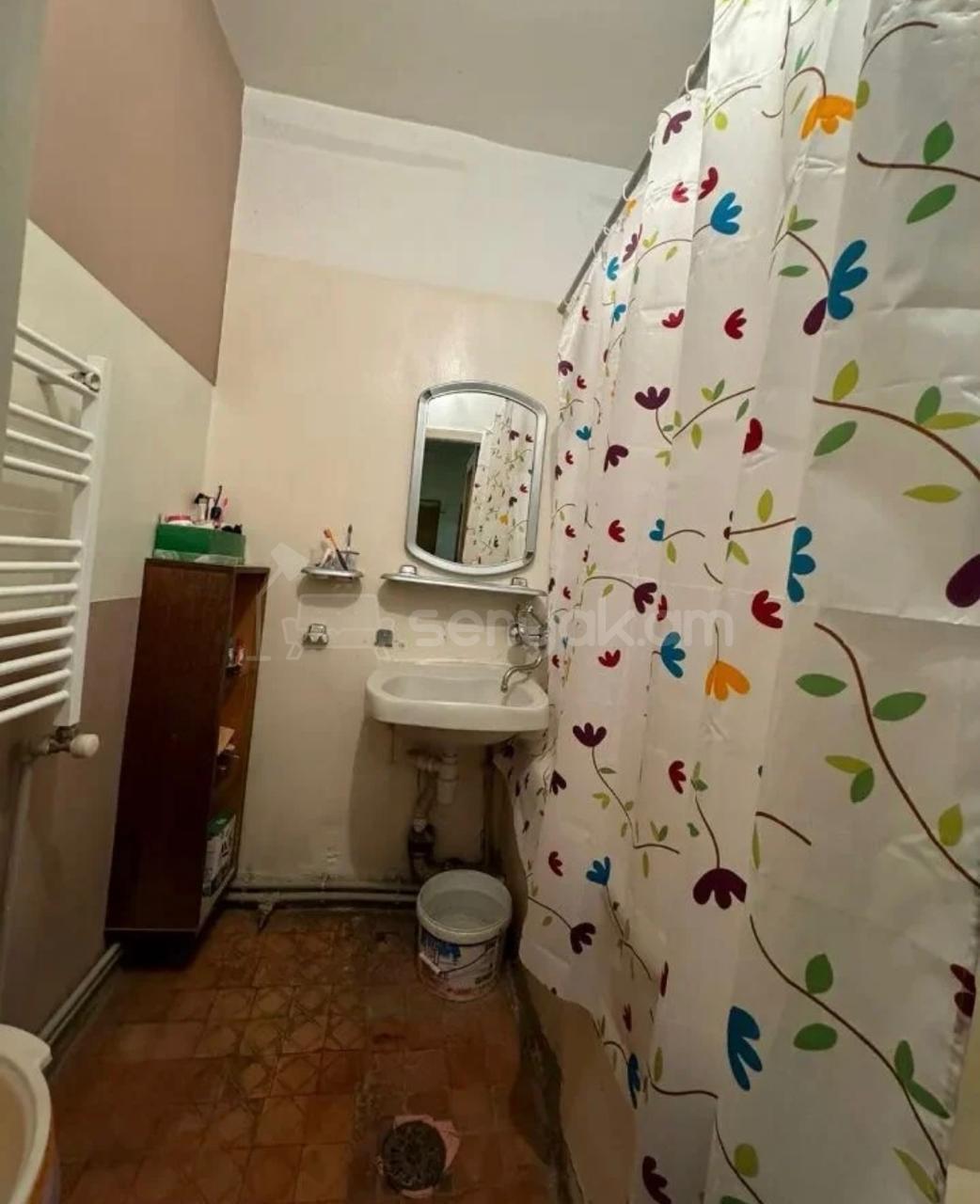 3 Սենյականոց Բնակարան, 73քմ, 2/9 հարկ, Նորմալ Վիճակում