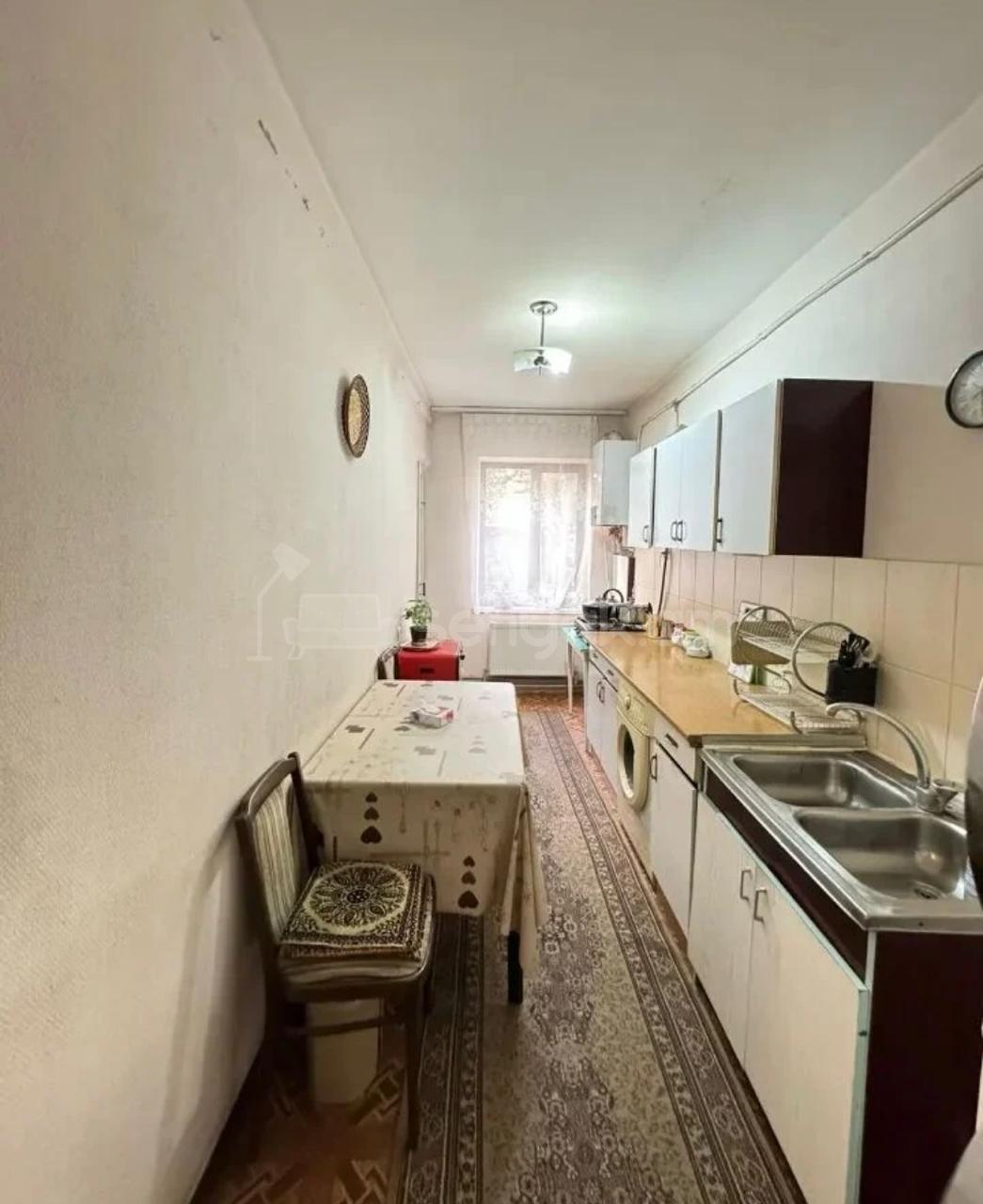 3 Սենյականոց Բնակարան, 73քմ, 2/9 հարկ, Նորմալ Վիճակում