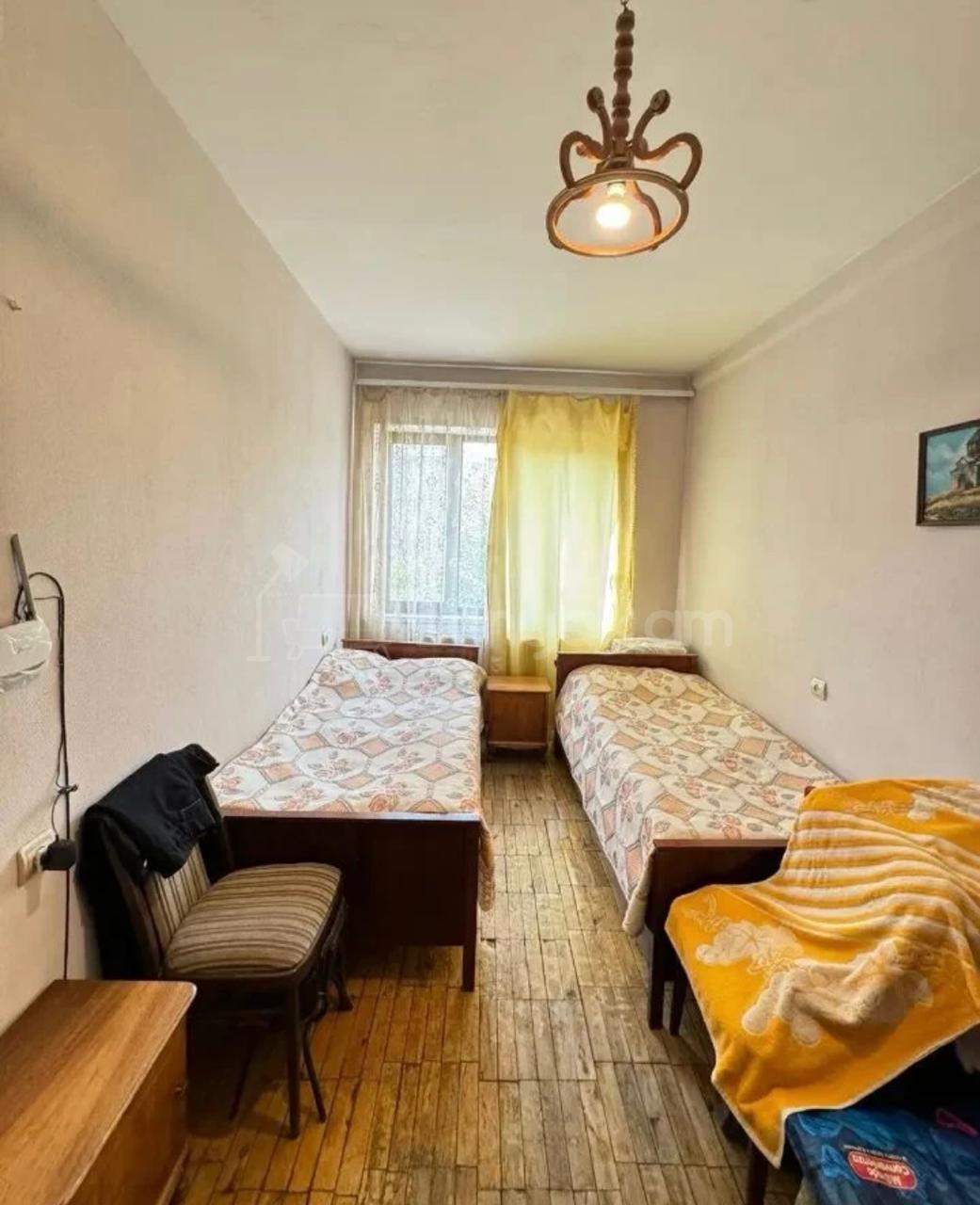 3 Սենյականոց Բնակարան, 73քմ, 2/9 հարկ, Նորմալ Վիճակում