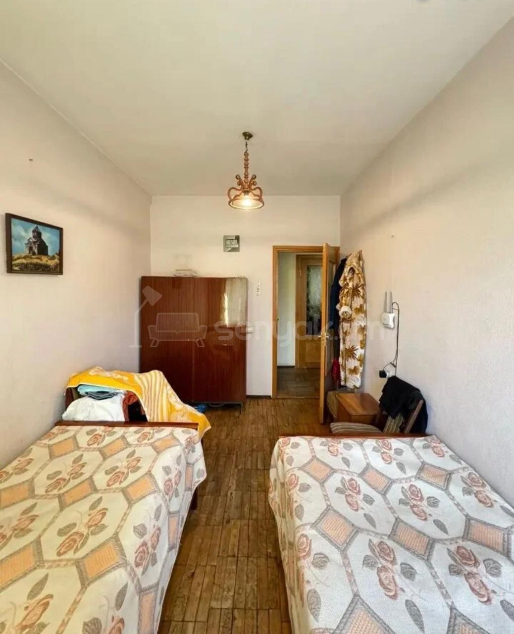 3 Սենյականոց Բնակարան, 73քմ, 2/9 հարկ, Նորմալ Վիճակում