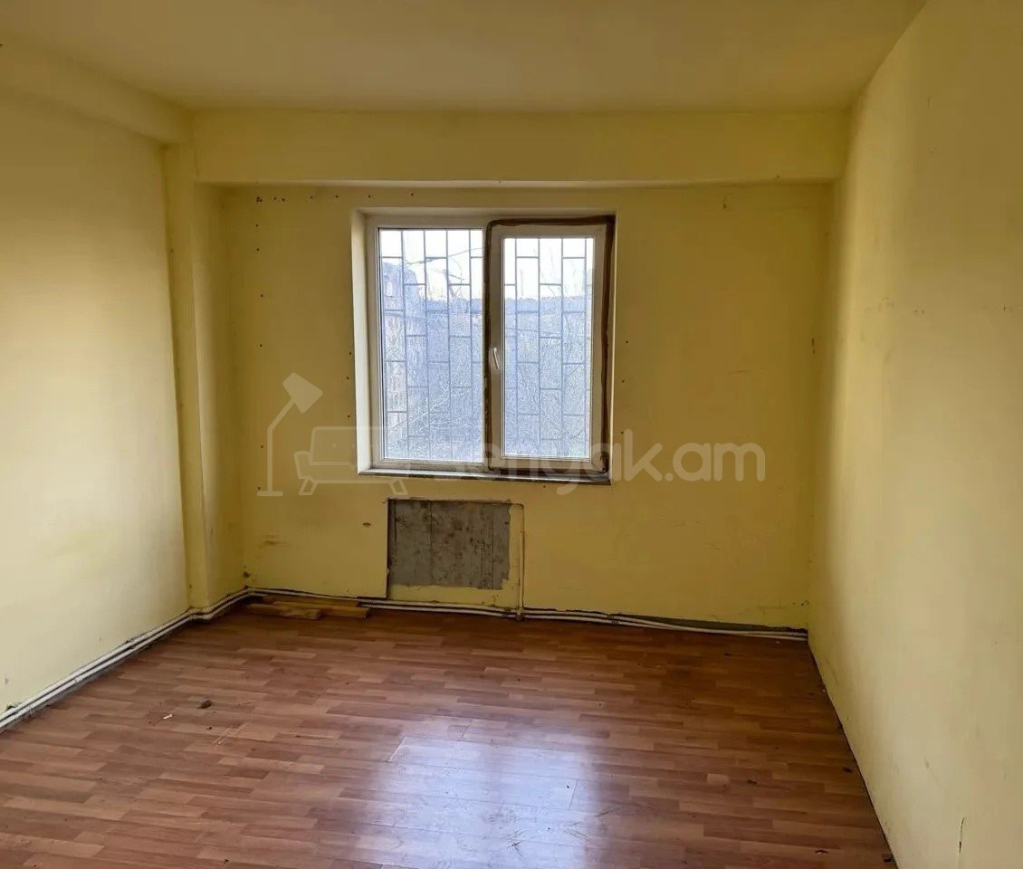 3 Սենյականոց Բնակարան, 80քմ, 1/9 հարկ, Նորմալ Վիճակում