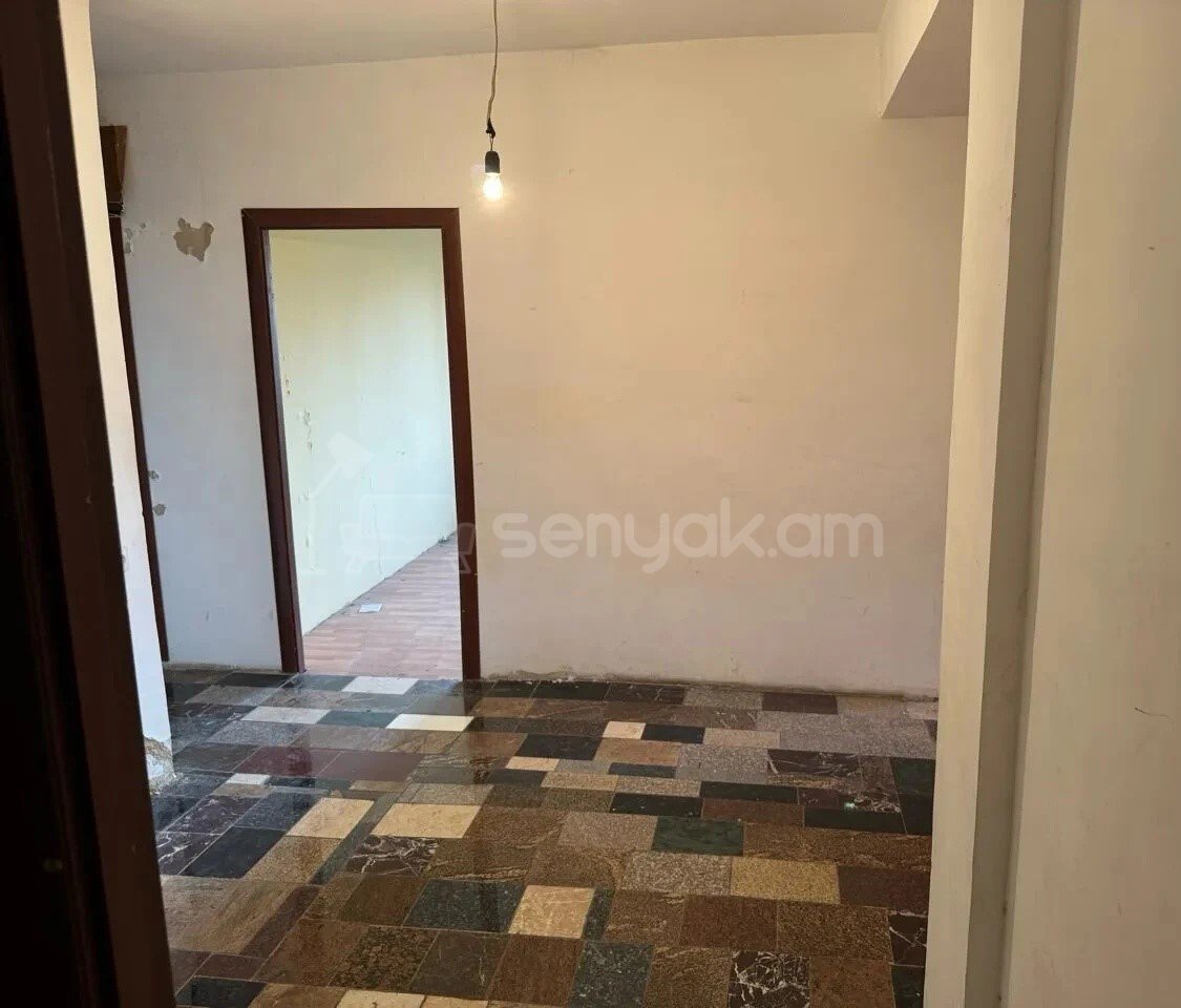 3 Սենյականոց Բնակարան, 80քմ, 1/9 հարկ, Նորմալ Վիճակում