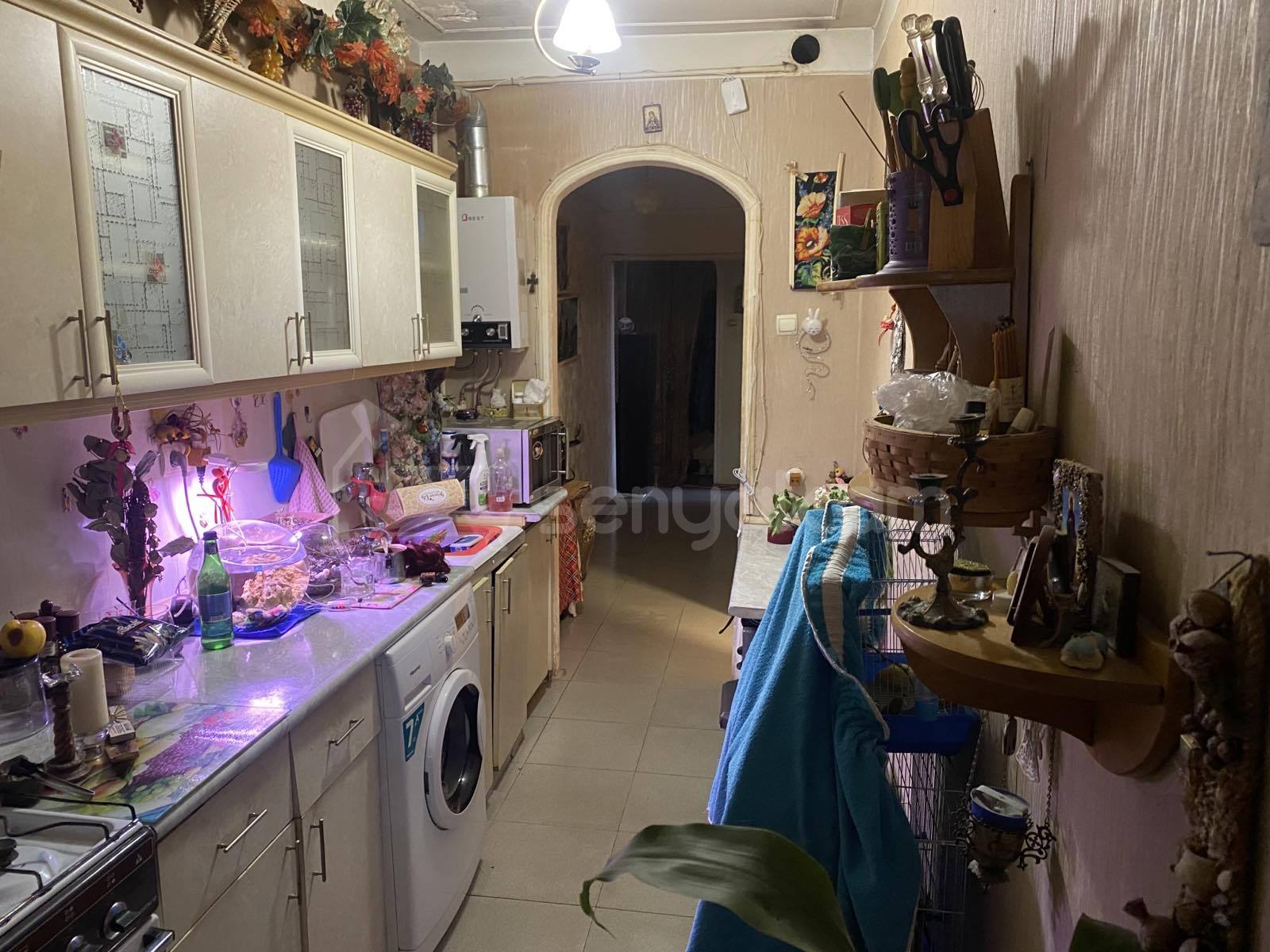3 Սենյականոց Բնակարան Քարե Շենքում, 76քմ, 1/5 հարկ, Նորմալ Վիճակում
