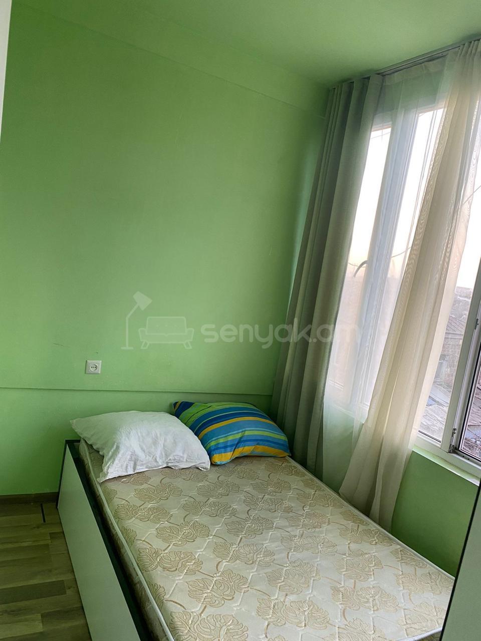 2 Սենյականոց Բնակարան Քարե Շենքում, 54քմ, 4/5 հարկ, Կապիտալ Վերանորոգված, Կահավորված, Արևկող