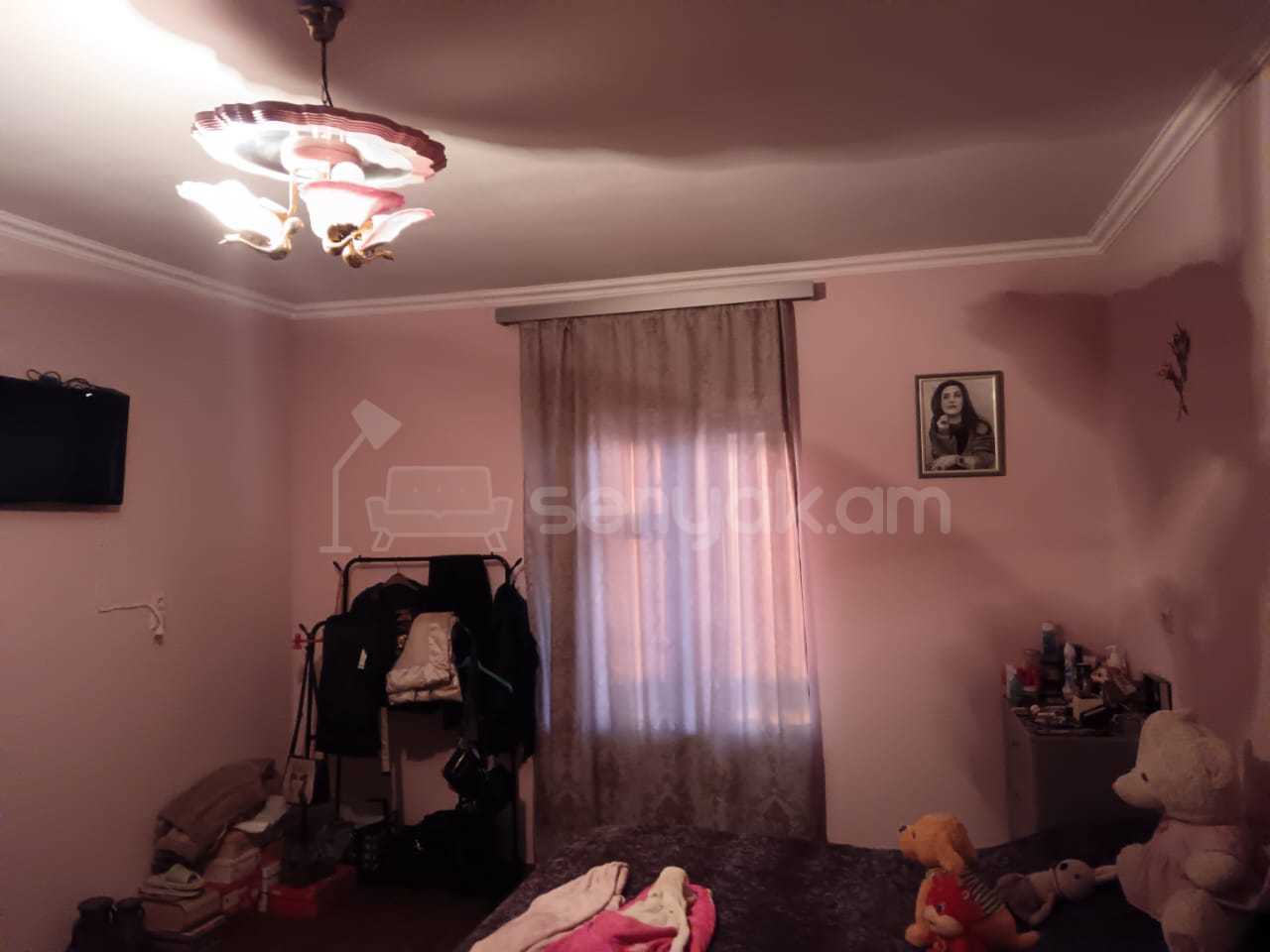 4 Սենյականոց Սեփական Տուն, 125քմ, Նորմալ Վիճակում, Մասամբ Կահավորված, Ավտոտնակով