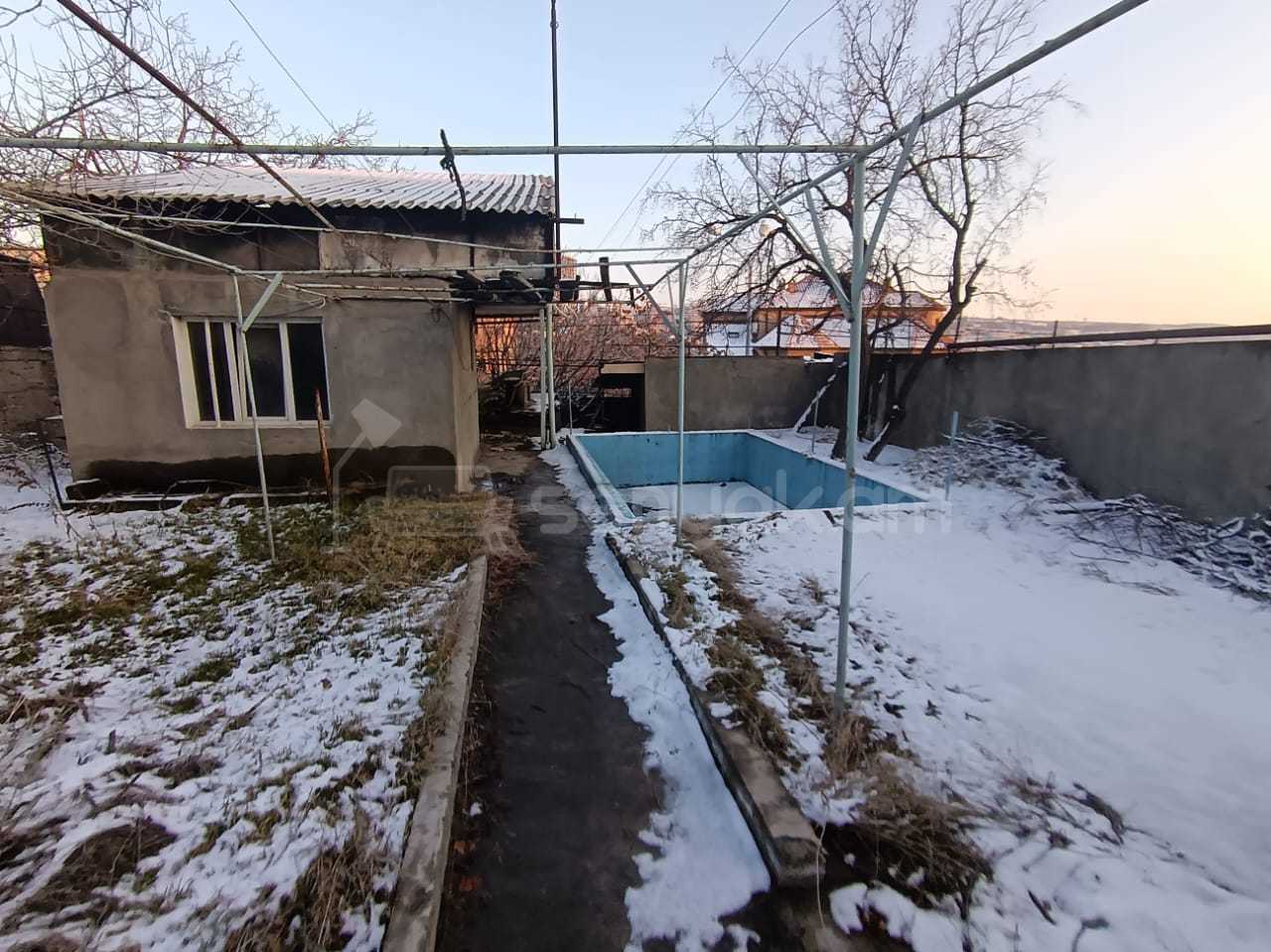 4 Սենյականոց Սեփական Տուն, 125քմ, Նորմալ Վիճակում, Մասամբ Կահավորված, Ավտոտնակով