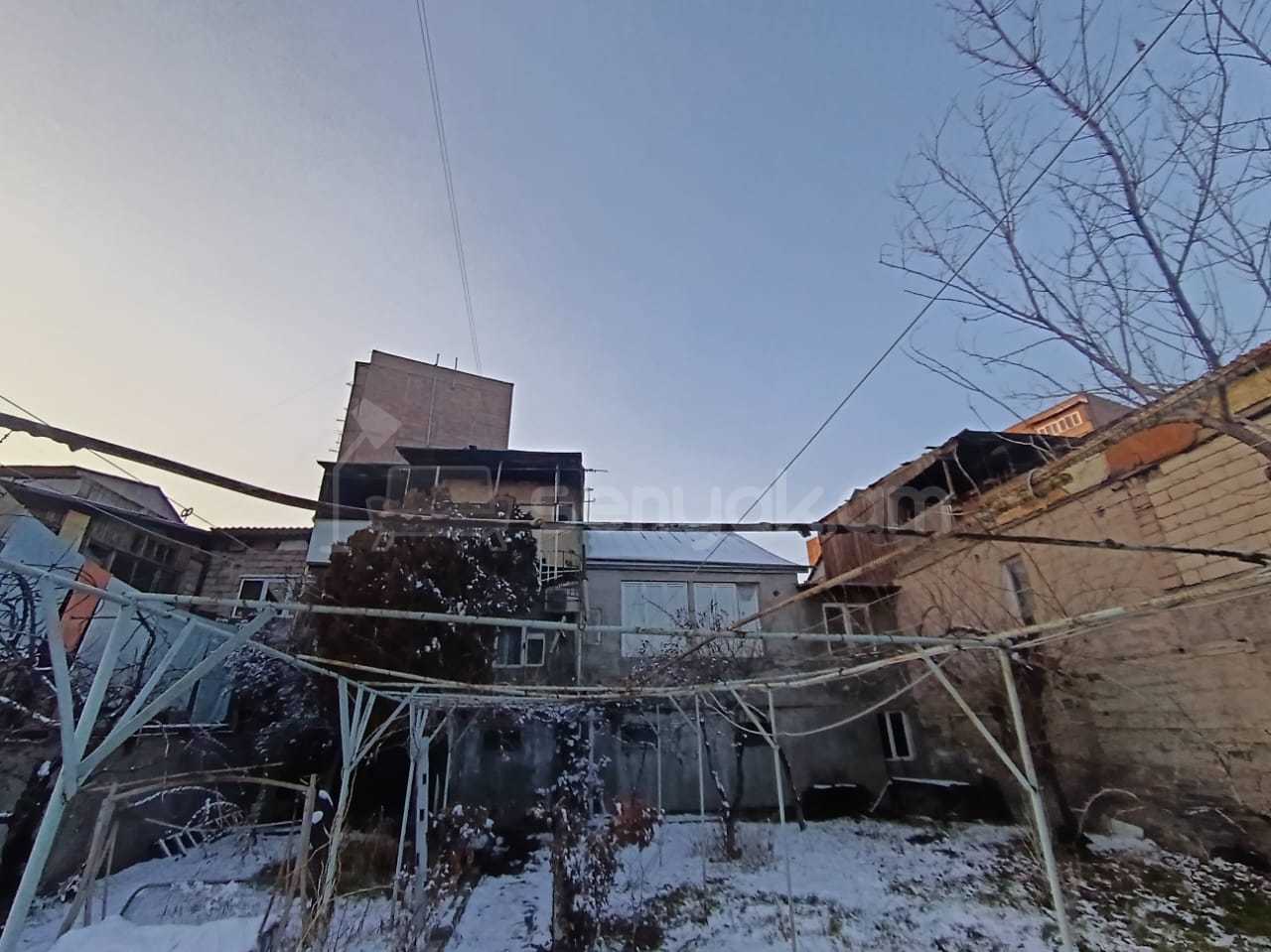 4 Սենյականոց Սեփական Տուն, 125քմ, Նորմալ Վիճակում, Մասամբ Կահավորված, Ավտոտնակով