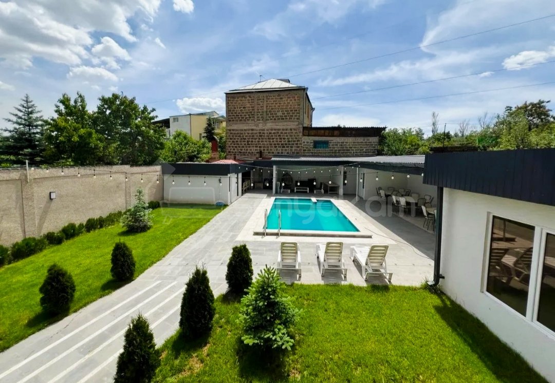 5 Սենյականոց Շքեղ Առանձնատուն, 200քմ, Լողավազանով