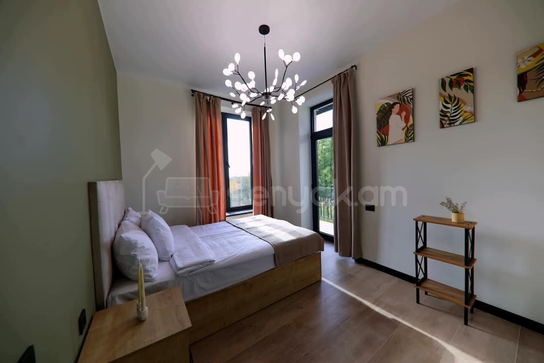 5 Սենյականոց Շքեղ Առանձնատուն, 200քմ, Լողավազանով