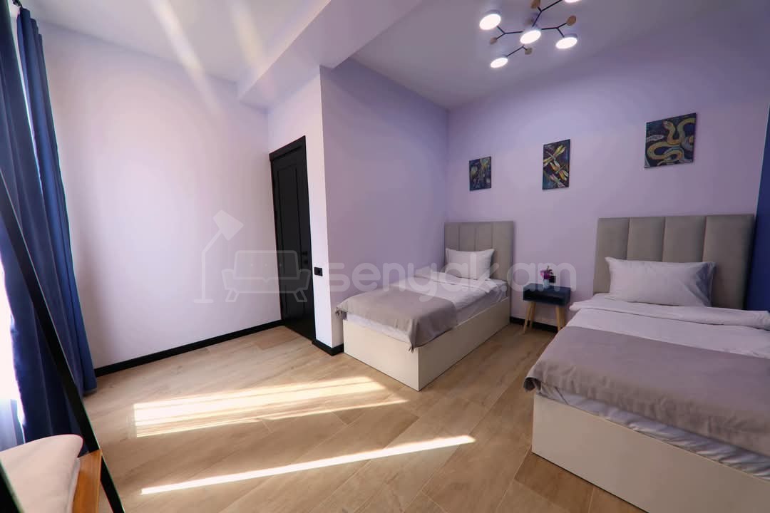 5 Սենյականոց Շքեղ Առանձնատուն, 200քմ, Լողավազանով