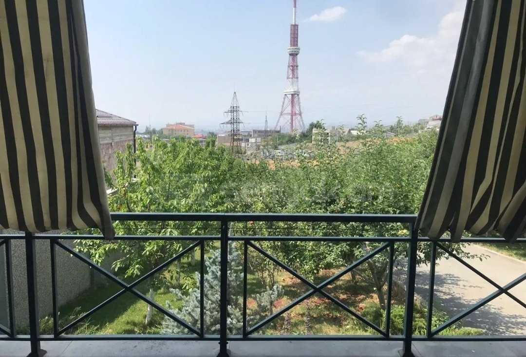 4 Սենյականոց Շքեղ Առանձնատուն, 160քմ, Լողավազանով