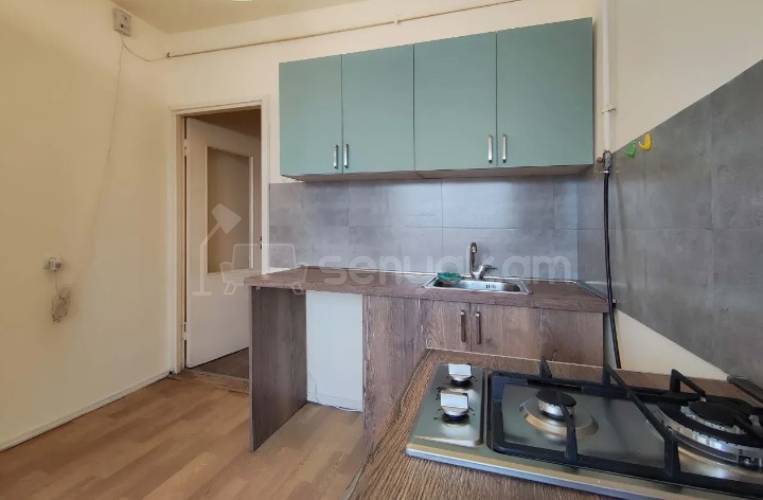 2 Սենյականոց Բնակարան Քարե Շենքում, 45քմ, 4/5 հարկ, Կապիտալ Վերանորոգված, Կահավորված