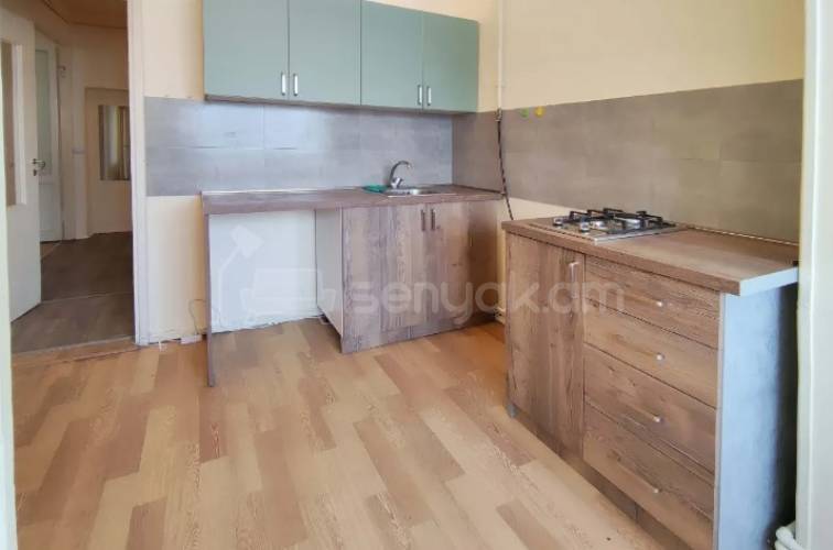 2 Սենյականոց Բնակարան Քարե Շենքում, 45քմ, 4/5 հարկ, Կապիտալ Վերանորոգված, Կահավորված
