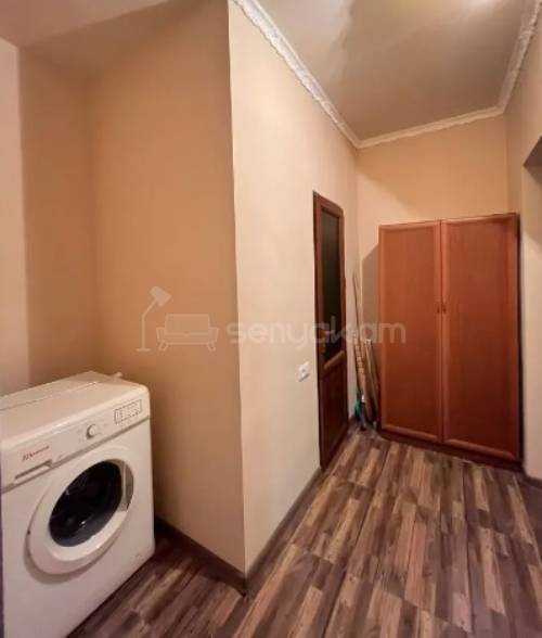 2 Սենյականոց Բնակարան Քարե Շենքում, 44քմ, 2/5 հարկ, Կապիտալ Վերանորոգված, Կահավորված