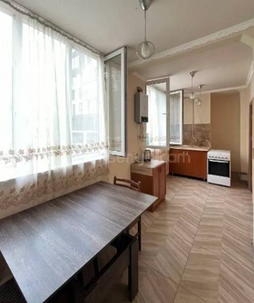 2 Սենյականոց Բնակարան Քարե Շենքում, 44քմ, 2/5 հարկ, Կապիտալ Վերանորոգված, Կահավորված