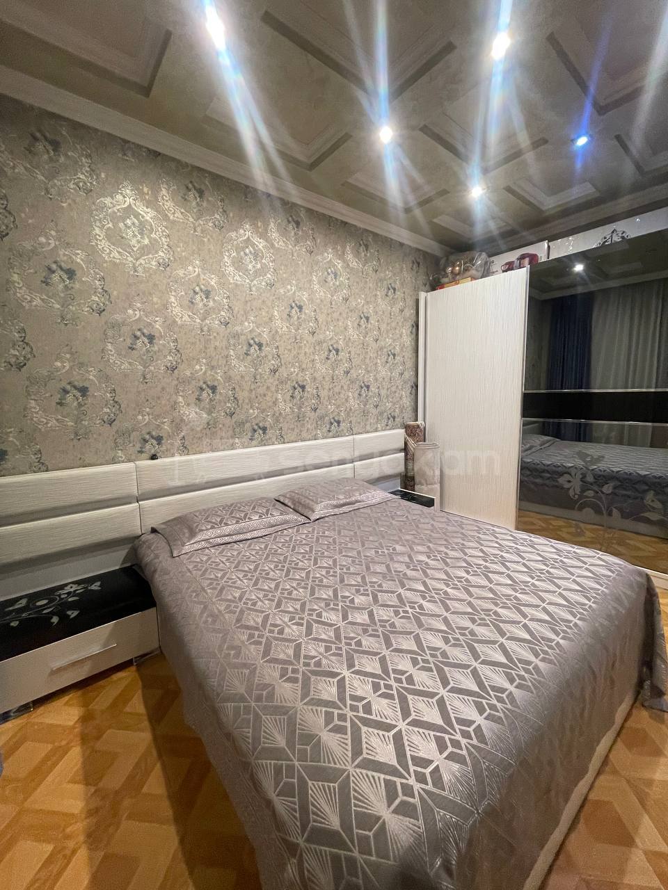 4 Սենյականոց Բնակարան Քարե Շենքում, 82քմ, 3/4 հարկ, Կապիտալ Վերանորոգված