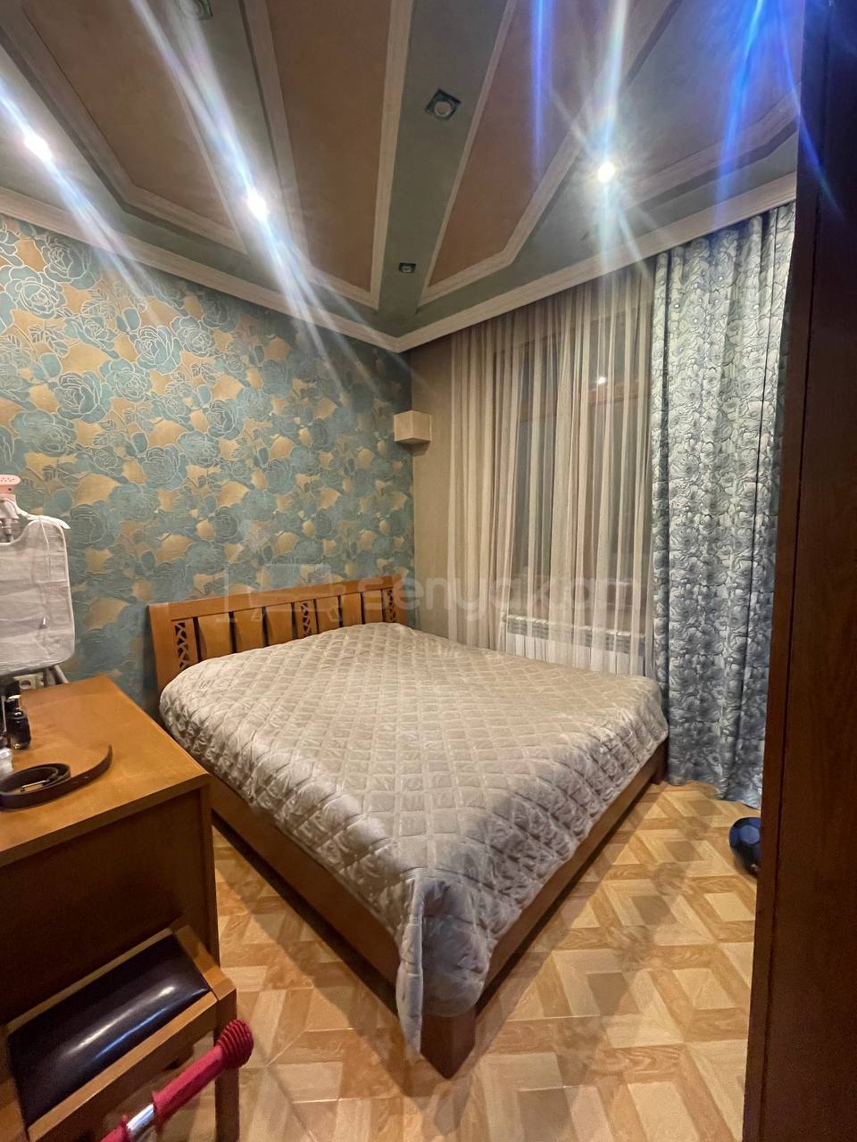 4 Սենյականոց Բնակարան Քարե Շենքում, 82քմ, 3/4 հարկ, Կապիտալ Վերանորոգված
