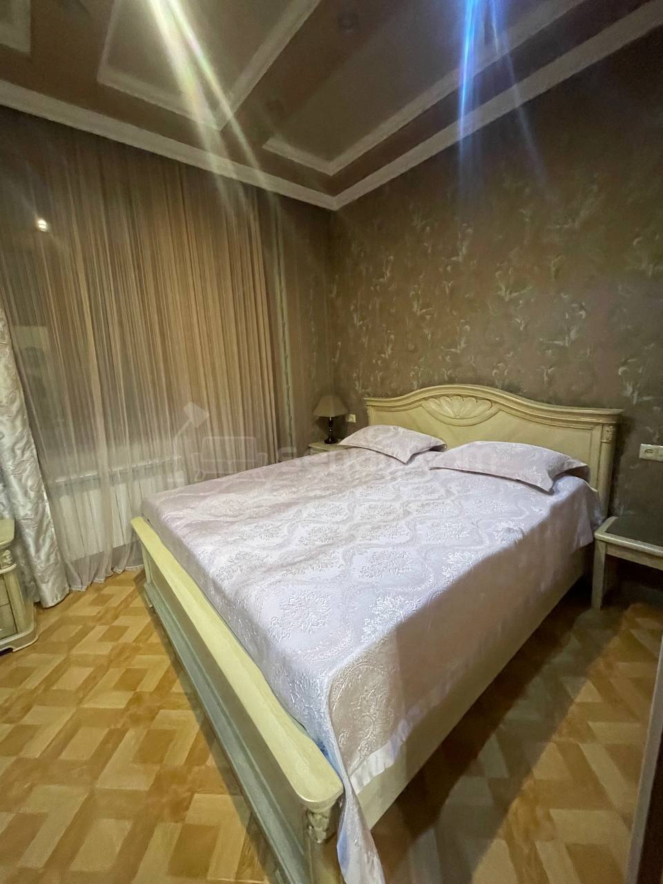 4 Սենյականոց Բնակարան Քարե Շենքում, 82քմ, 3/4 հարկ, Կապիտալ Վերանորոգված