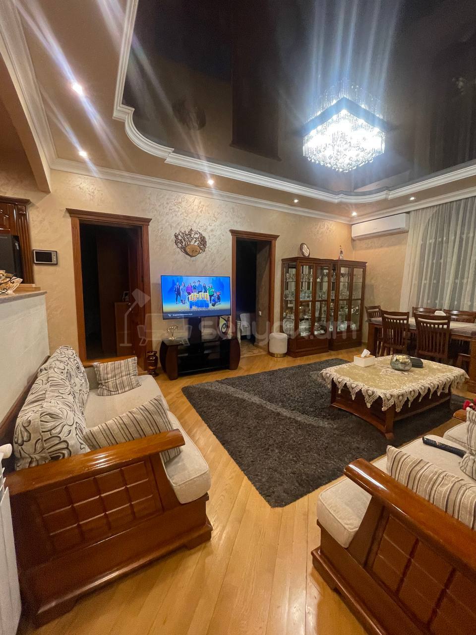 4 Սենյականոց Բնակարան Քարե Շենքում, 82քմ, 3/4 հարկ, Կապիտալ Վերանորոգված