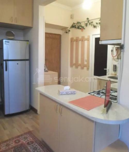 2 Սենյականոց Բնակարան Քարե Շենքում, 40քմ, 5/5 հարկ, Կապիտալ Վերանորոգված, Կահավորված