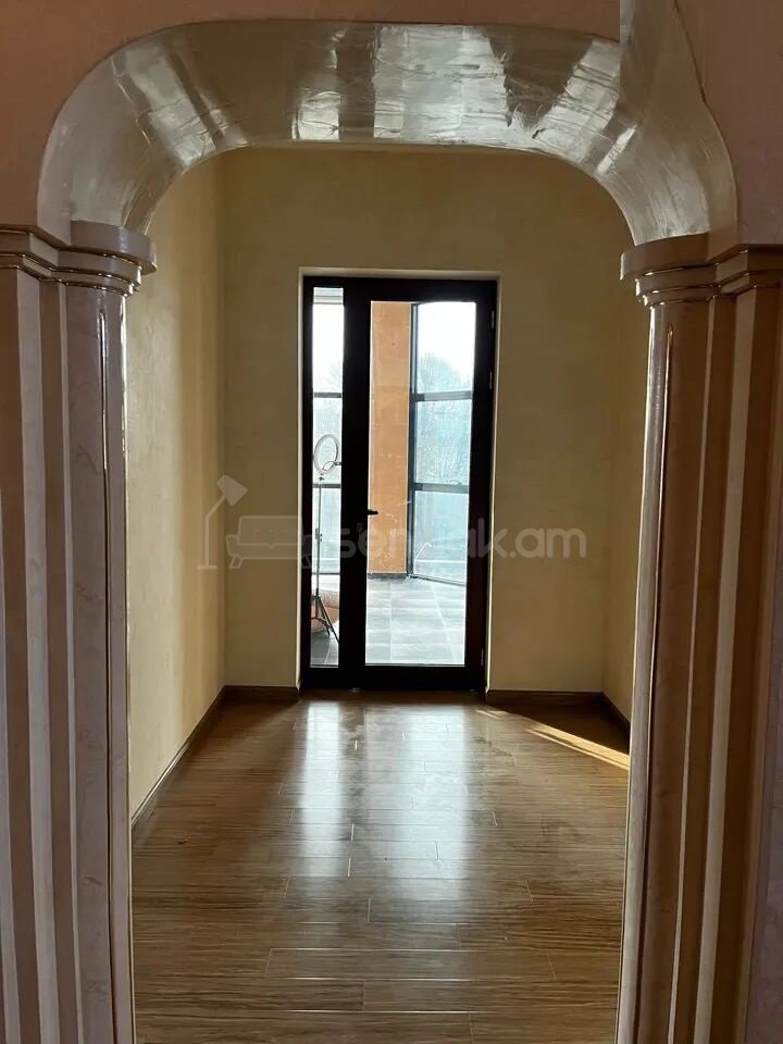 5 Սենյականոց Սեփական Տուն, 435քմ, Կապիտալ Վերանորոգված, Ավտոտնակով