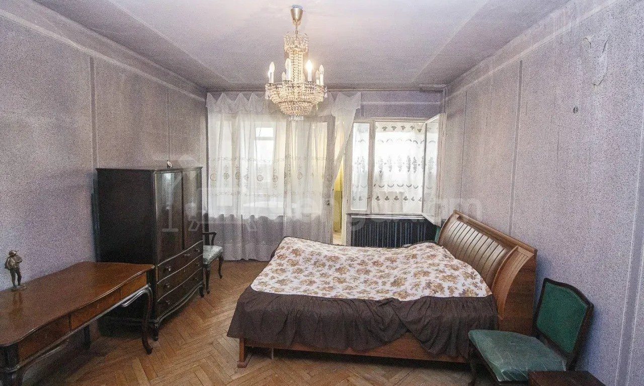 3 Սենյականոց Բնակարան Քարե Շենքում, 90քմ, 4/6 հարկ, Պետական Վիճակում