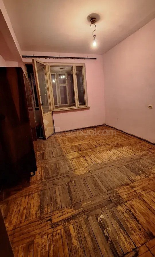 3 Սենյականոց Բնակարան, 80քմ, 2/14 հարկ, Պետական Վիճակում