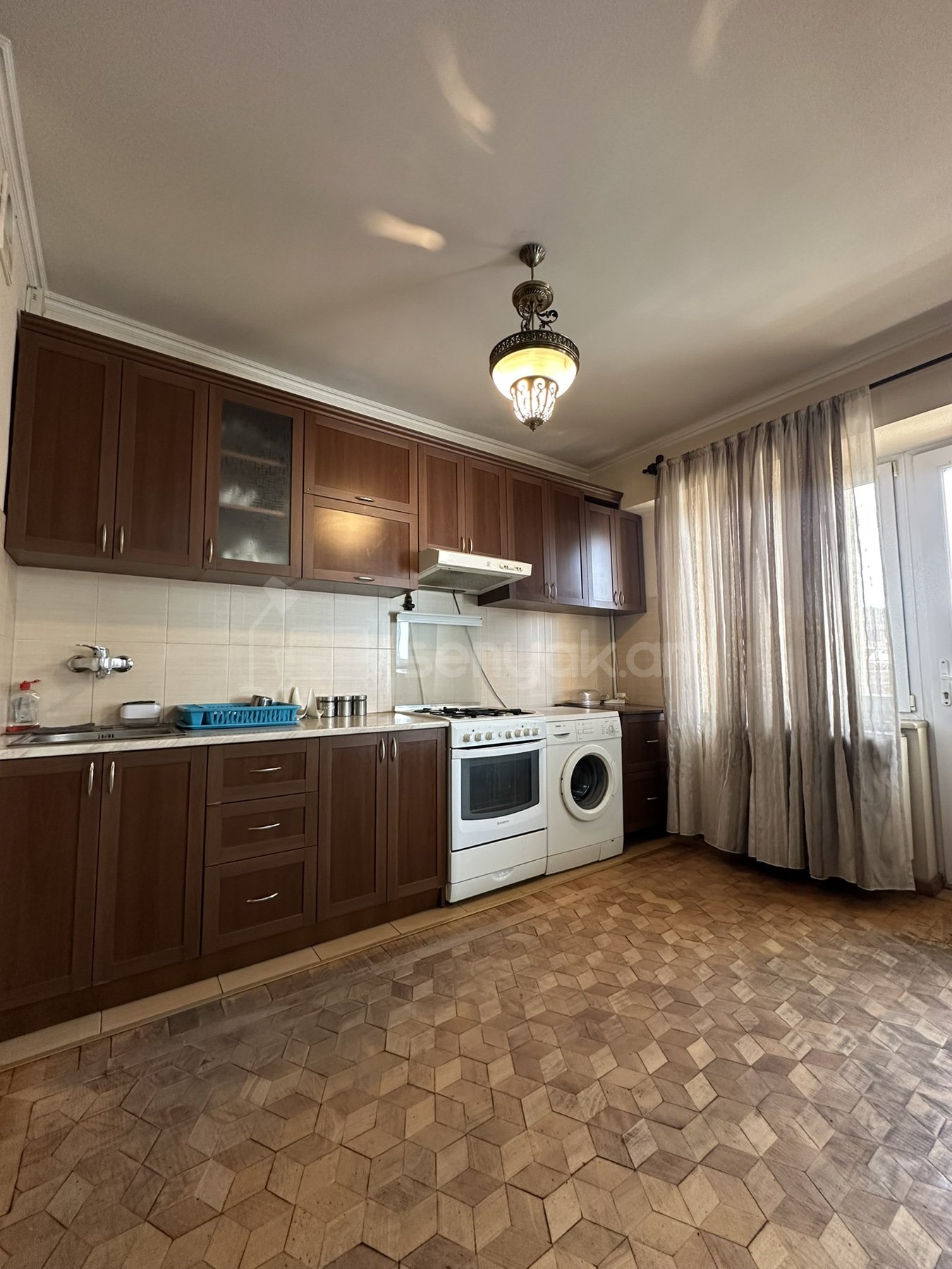 2 Սենյականոց Բնակարան Քարե Շենքում, 62քմ, 4/5 հարկ, Կոսմետիկ Վերանորոգված