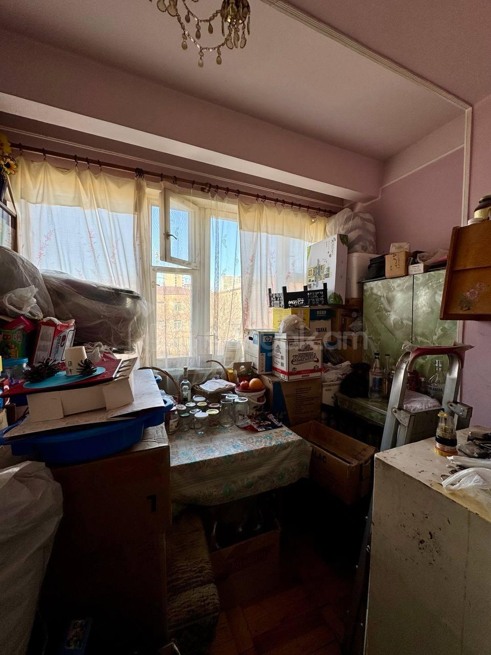 3 Սենյականոց Բնակարան Քարե Շենքում, 77քմ, 4/5 հարկ, Պետական Վիճակում