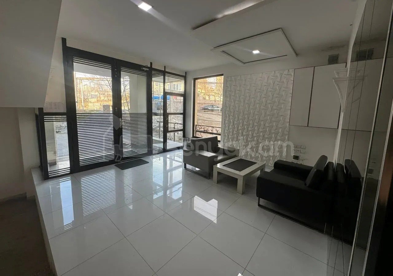 3 Սենյականոց Բնակարան Նորակառույցում, 76քմ, 2/9 հարկ, Դիզայներական Վերանորոգված, Կահավորված