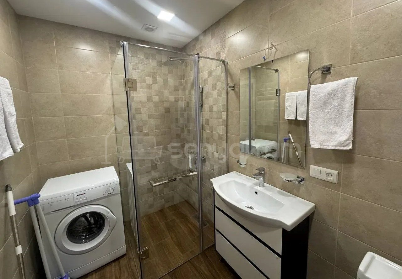 3 Սենյականոց Բնակարան Նորակառույցում, 76քմ, 2/9 հարկ, Դիզայներական Վերանորոգված, Կահավորված