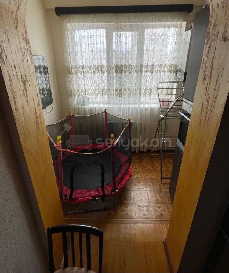 3 Սենյականոց Բնակարան, 68քմ, 9/9 հարկ, Նորմալ Վիճակում