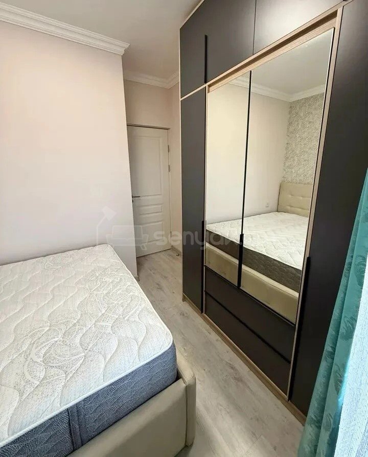 2 Սենյականոց Բնակարան Քարե Շենքում, 32քմ, 5/5 հարկ, Կապիտալ Վերանորոգված
