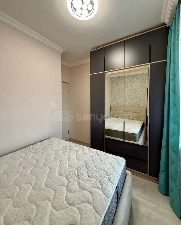 2 Սենյականոց Բնակարան Քարե Շենքում, 32քմ, 5/5 հարկ, Կապիտալ Վերանորոգված