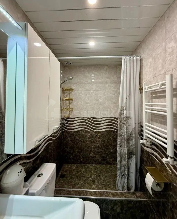 2 Սենյականոց Բնակարան Քարե Շենքում, 32քմ, 5/5 հարկ, Կապիտալ Վերանորոգված