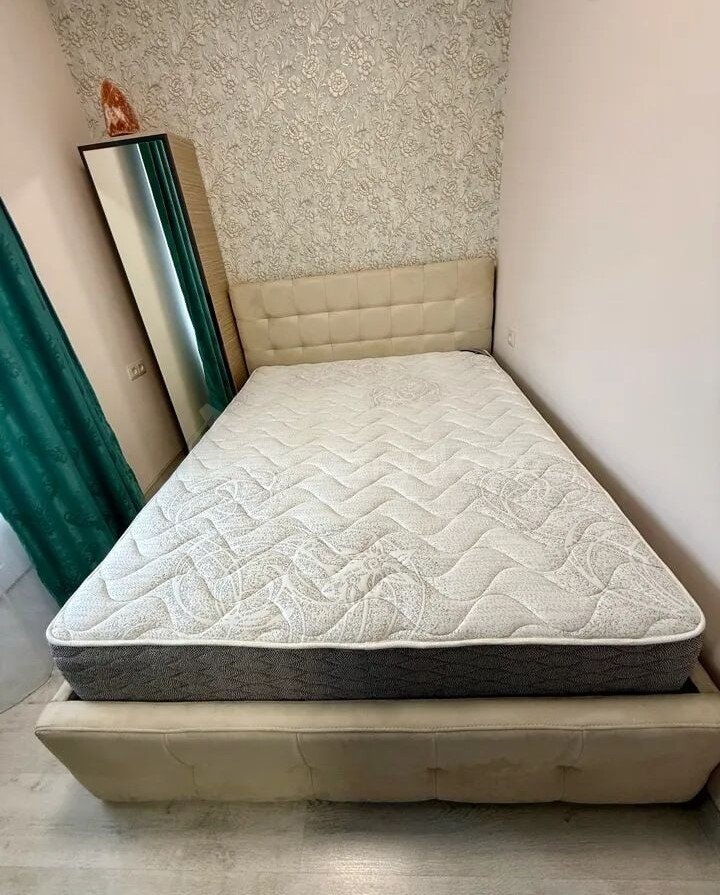 2 Սենյականոց Բնակարան Քարե Շենքում, 32քմ, 5/5 հարկ, Կապիտալ Վերանորոգված