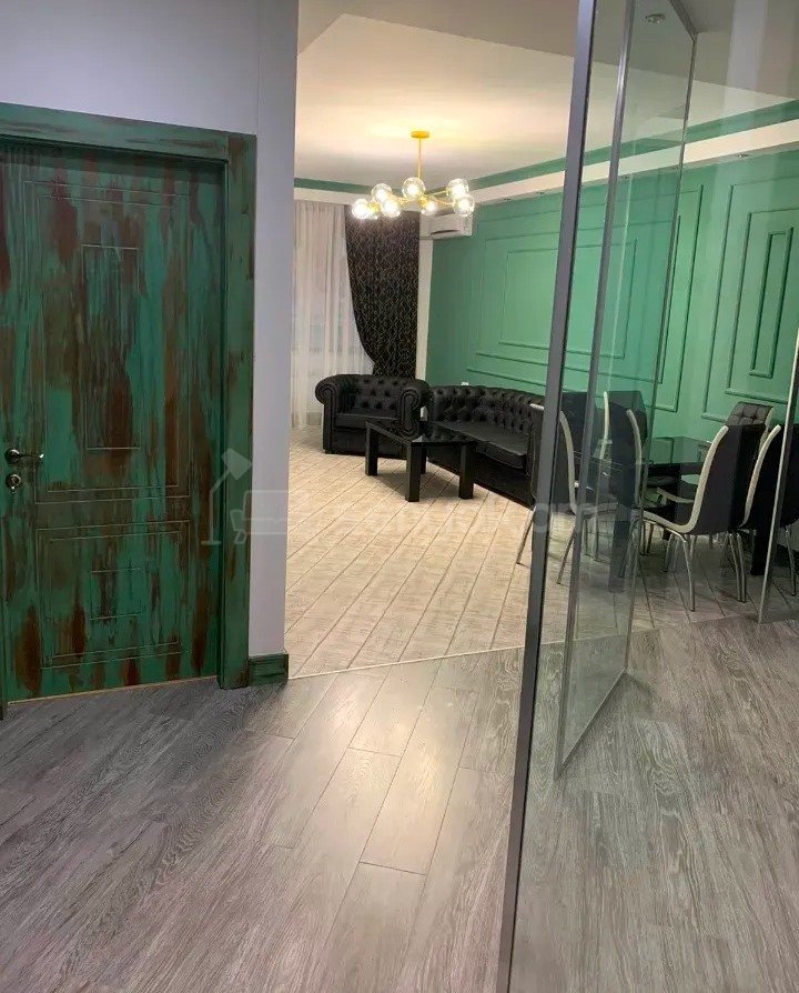 2 Սենյականոց Բնակարան Նորակառույցում, 70քմ, 2/4 հարկ, Դիզայներական Վերանորոգված, Կահավորված