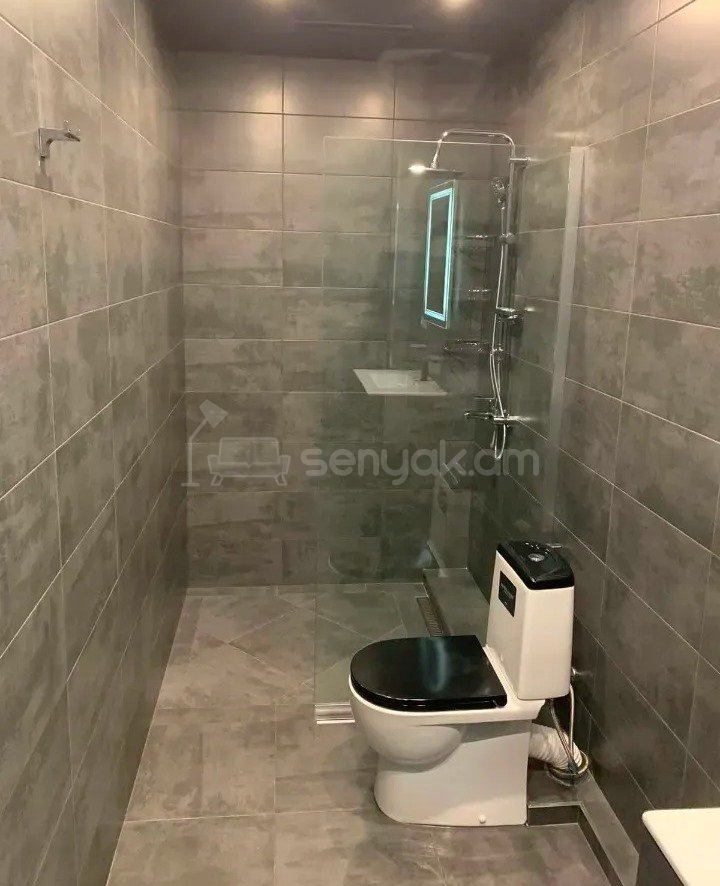 2 Սենյականոց Բնակարան Նորակառույցում, 70քմ, 2/4 հարկ, Դիզայներական Վերանորոգված, Կահավորված