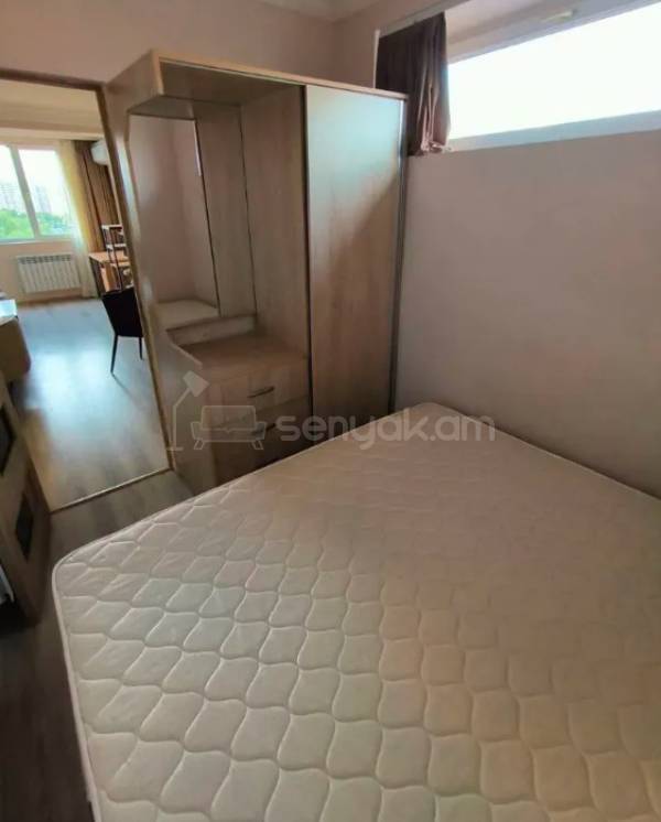 2 Սենյականոց Բնակարան Քարե Շենքում, 48քմ, 5/5 հարկ, Դիզայներական Վերանորոգված, Կահավորված, Արևկող