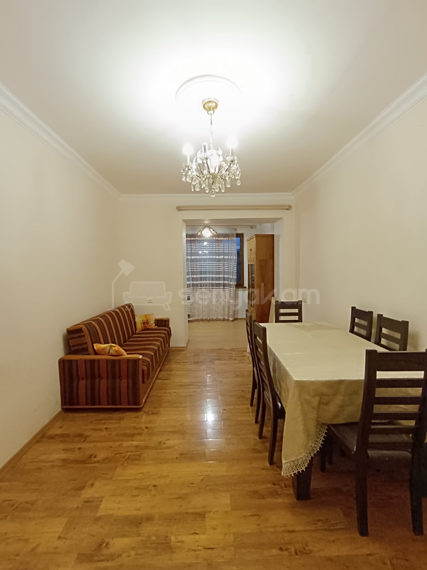 3 Սենյականոց Բնակարան Քարե Շենքում, 60քմ, 4/5 հարկ, Կապիտալ Վերանորոգված, Կահավորված